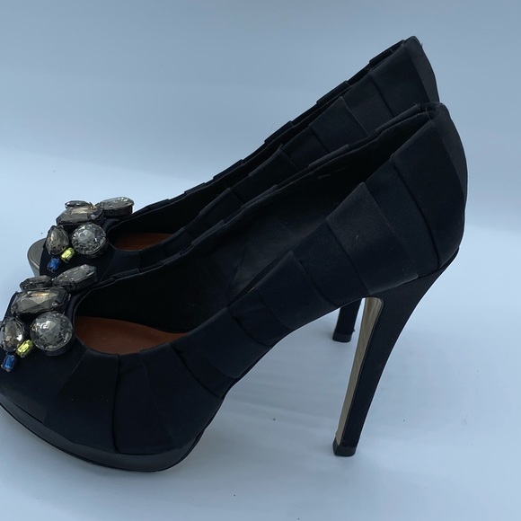 BCBG "LAURYN" BLACK SATIN PLEATED PEEP TOE PU - Picture 16 of 16